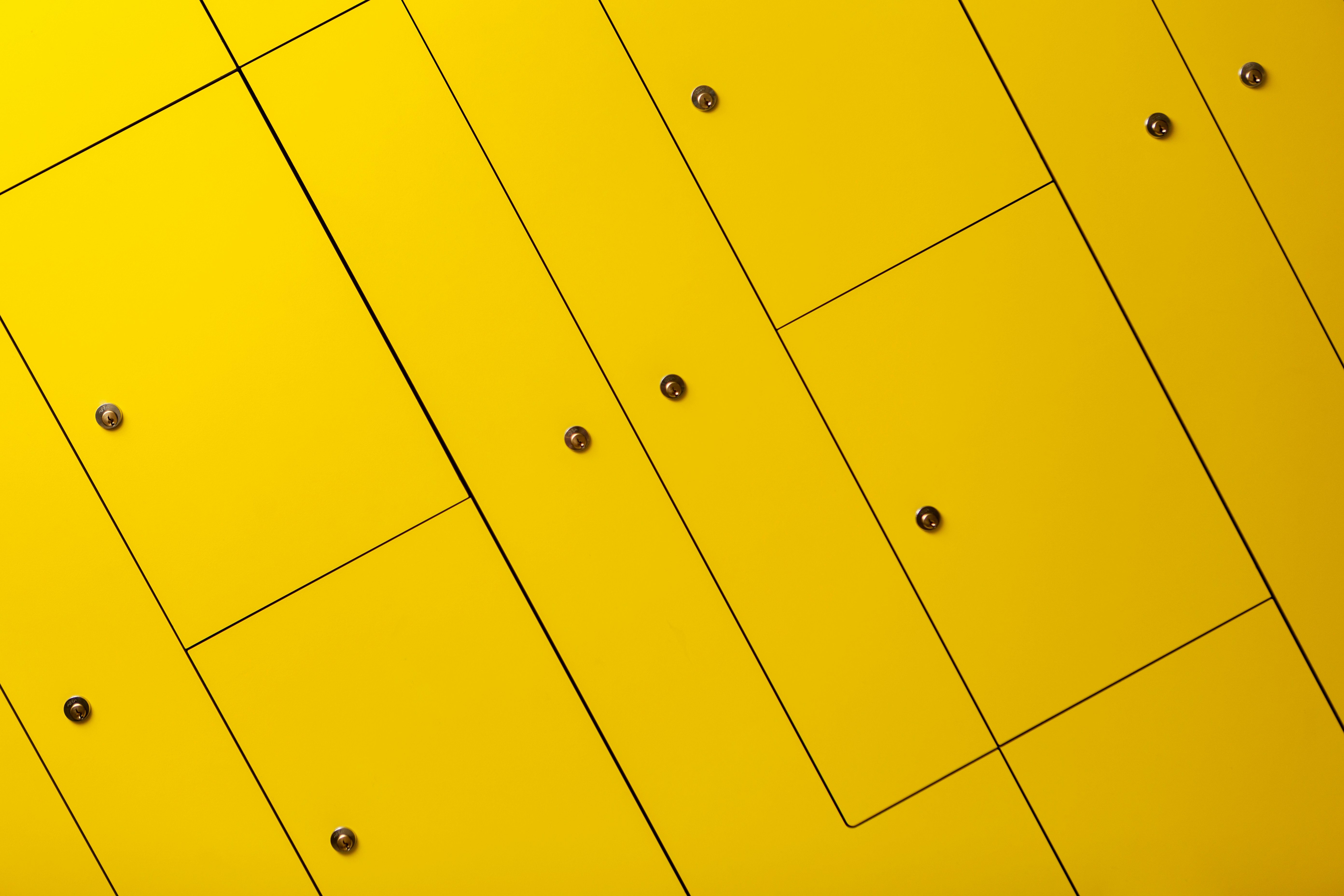 What are the Benefits of bespoke Storage Lockers?